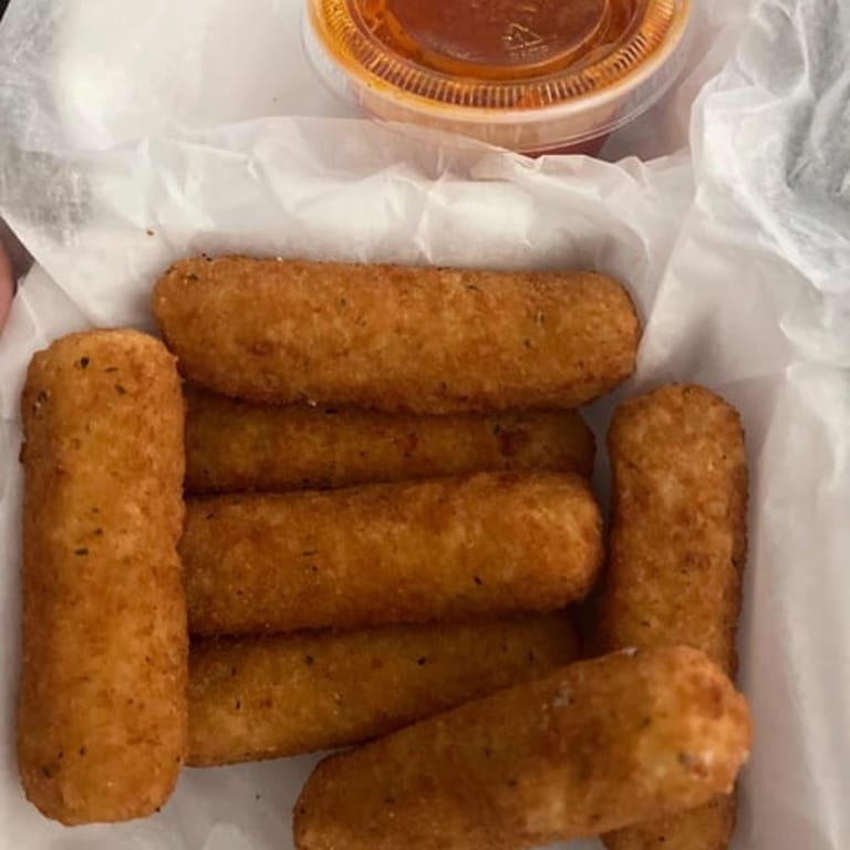 Delicious Mozzarella Sticks: A Cheesy Appetizer Favorite